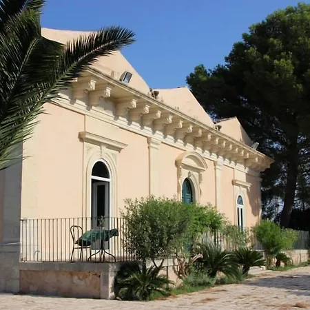 בית הארחה Torre Del Mare 3*