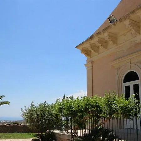 Torre Del Mare בית הארחה